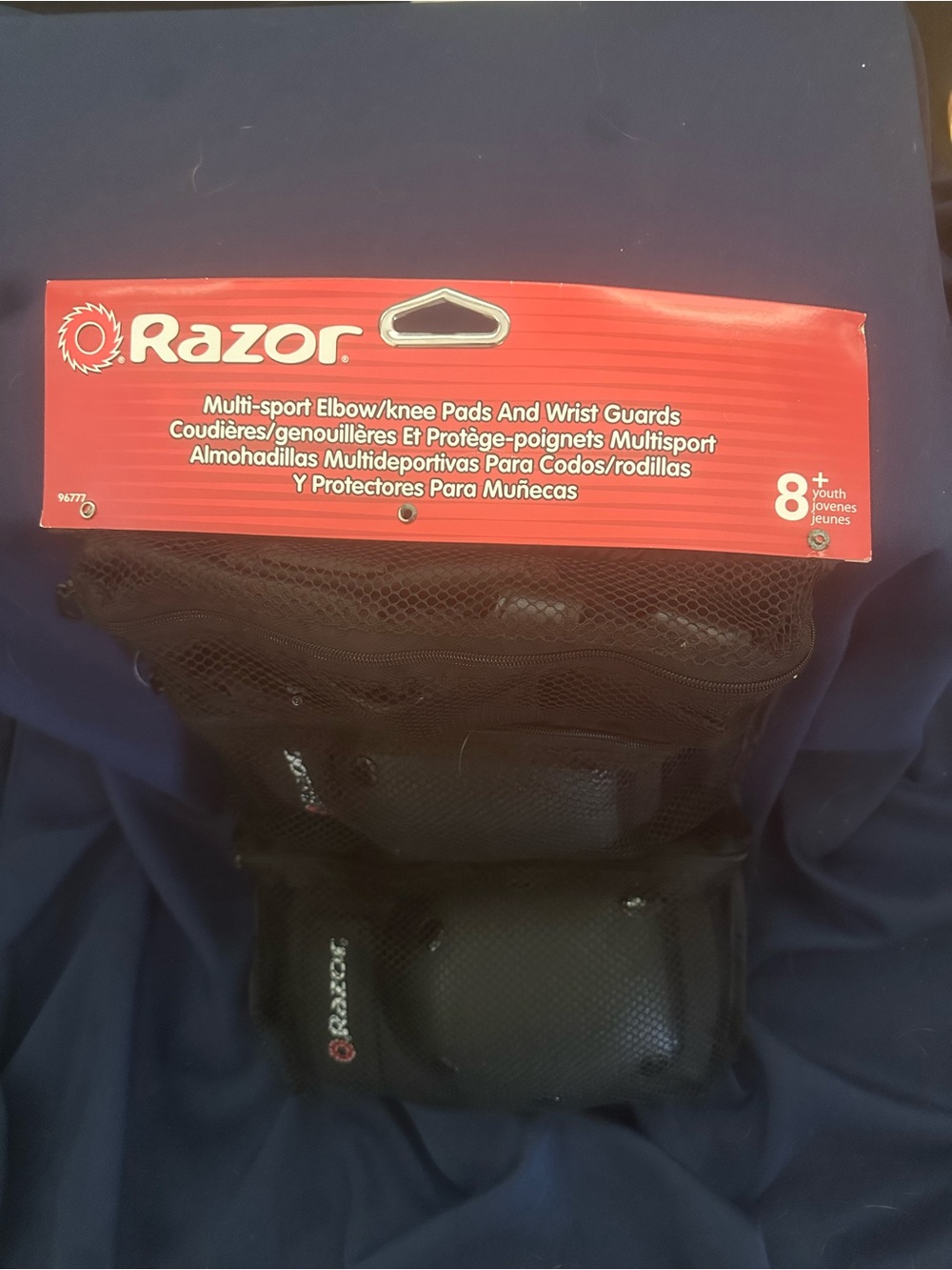 Razor Protective Knee and Elbow Pad Set - Black and Red